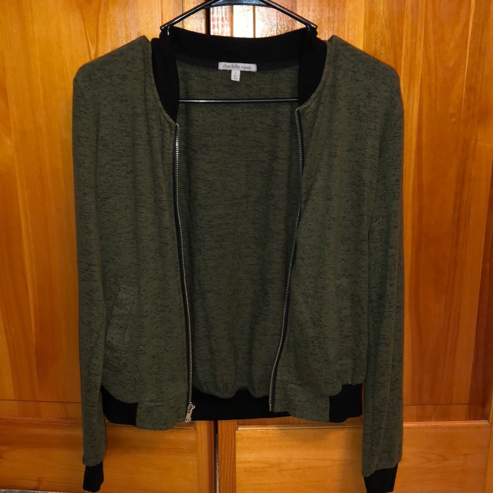 zip up sweater